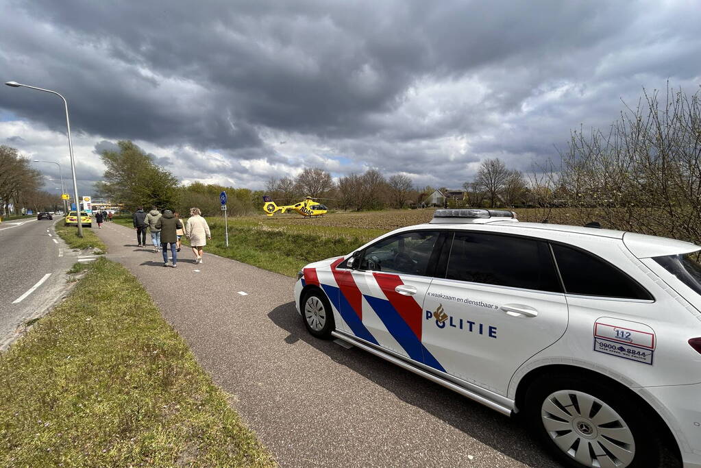 Traumahelikopter landt bij bedrijfsongeval