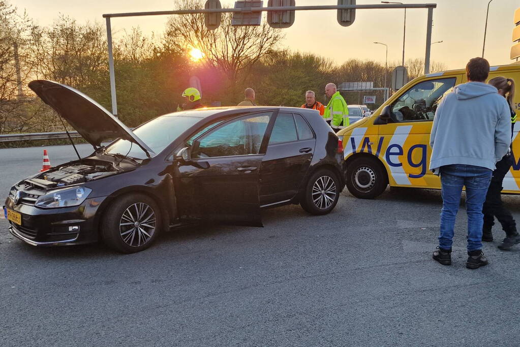 Flinke schade bij botsing op kruispunt