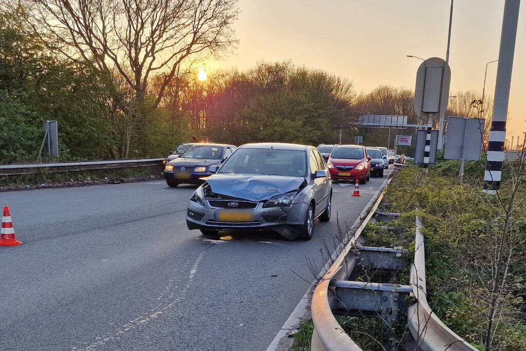 Flinke schade bij botsing op kruispunt
