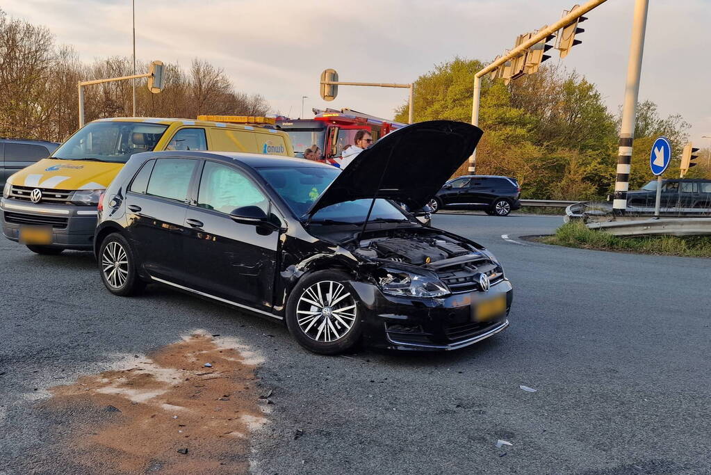 Flinke schade bij botsing op kruispunt