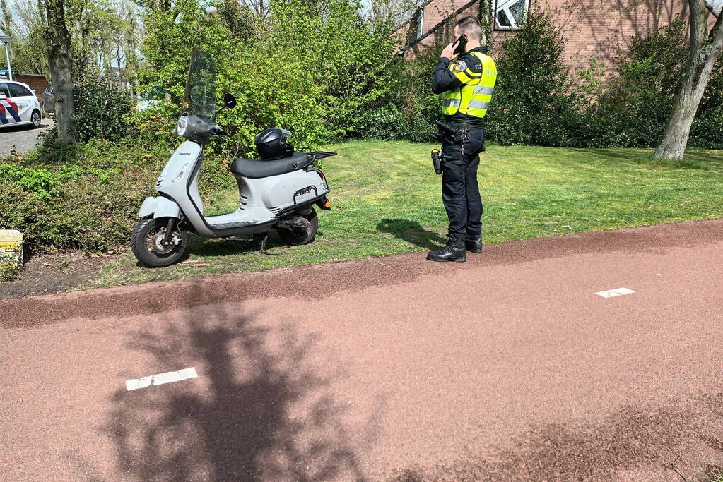 Scooterrijder geschept door automobilist