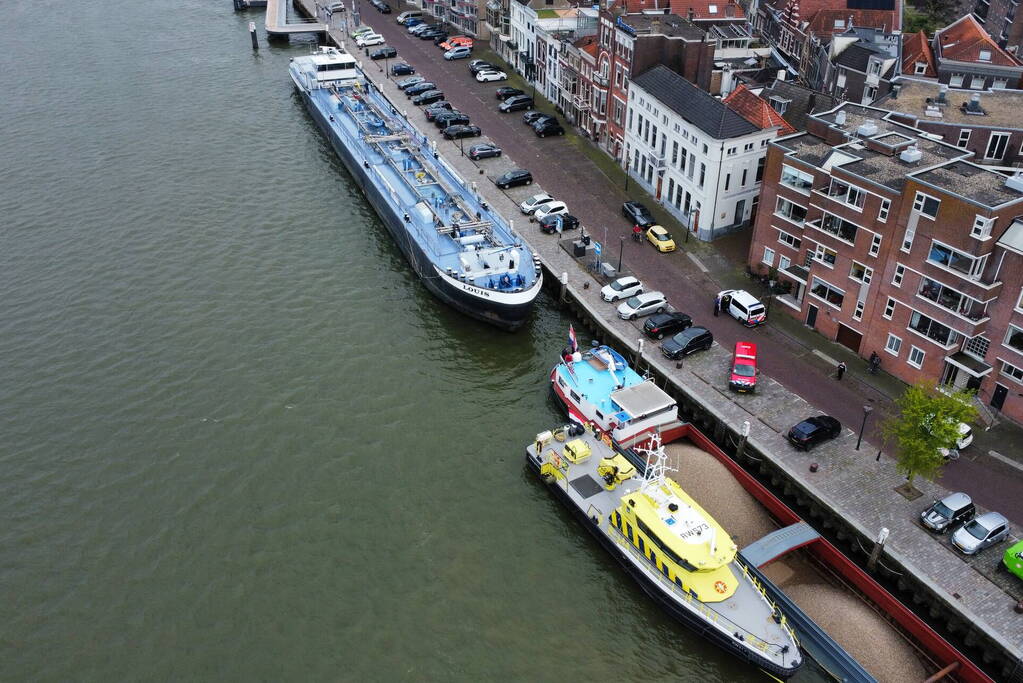 Binnenvaartschepen beschadigd na botsing