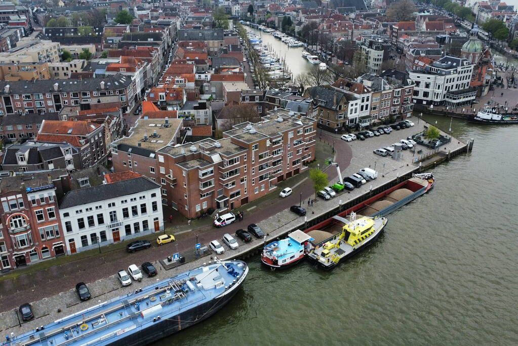 Binnenvaartschepen beschadigd na botsing