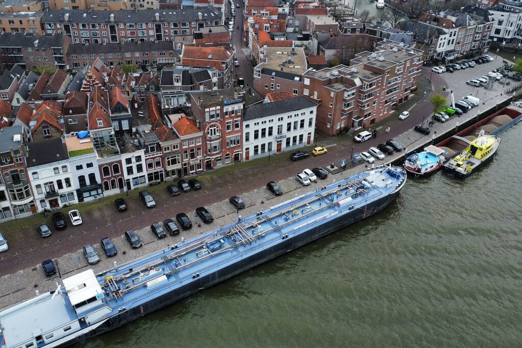 Binnenvaartschepen beschadigd na botsing