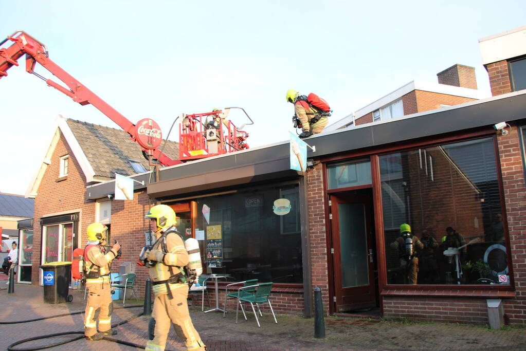 Keukenbrand in snackbar