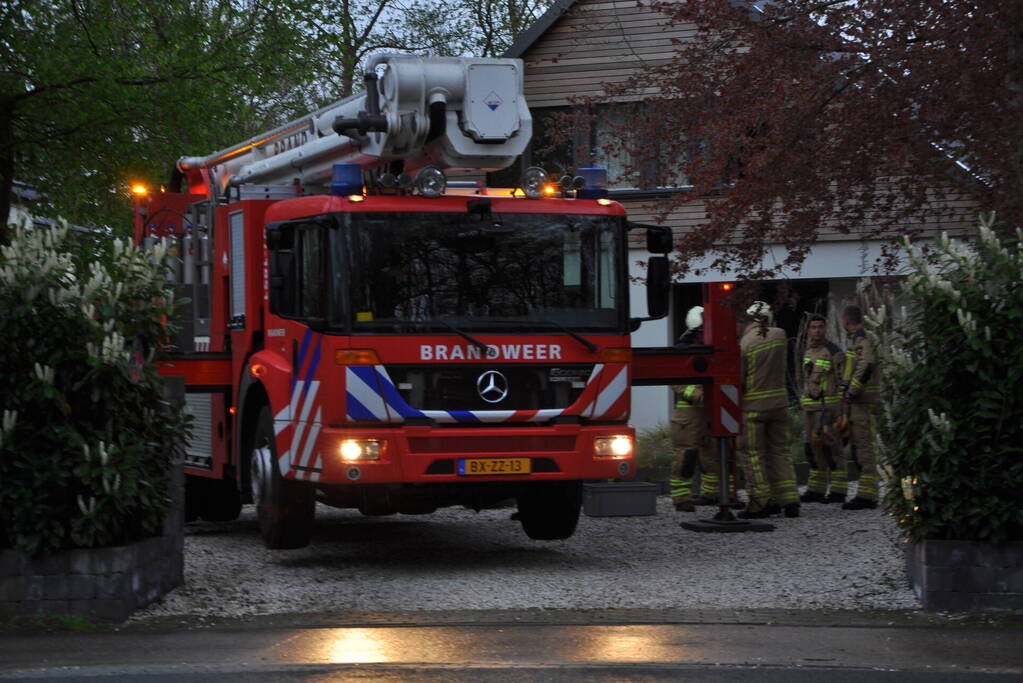 Brandweer doet onderzoek naar schoorsteenbrand