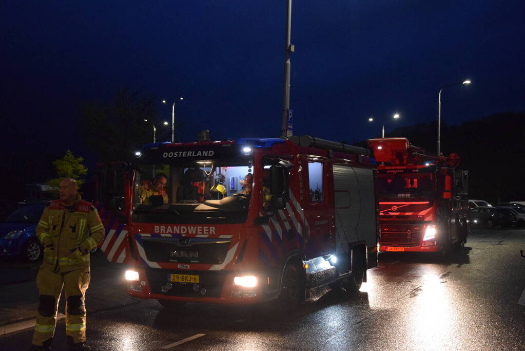 Flinke inzet voor smeulbrand op openbaar toilet