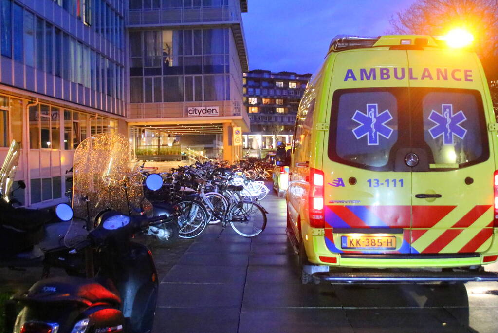 Persoon gewond bij steekincident