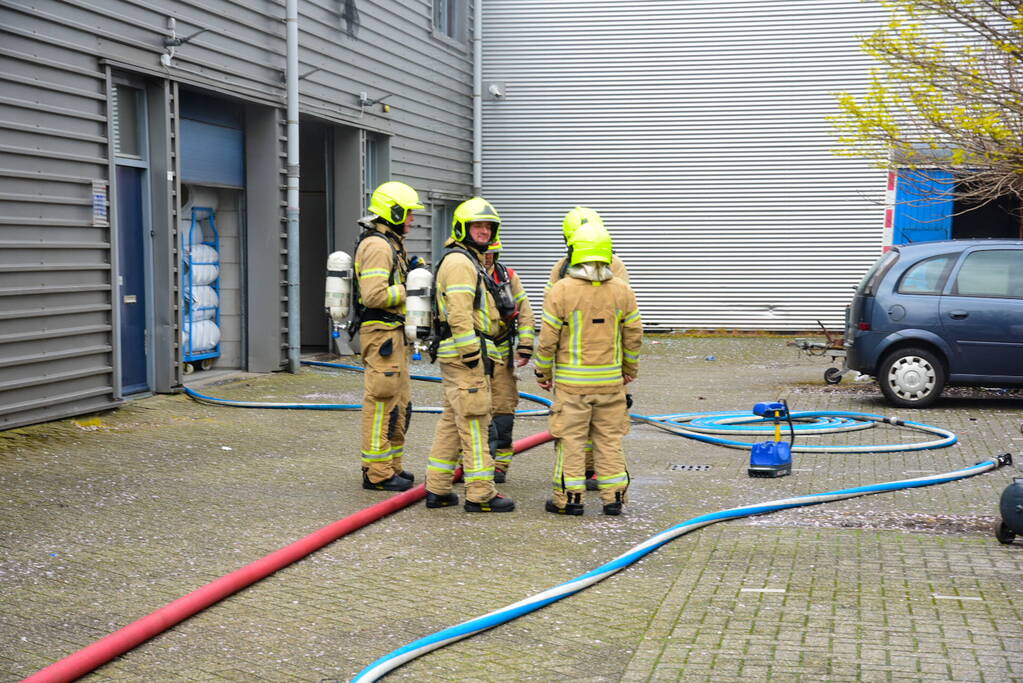 Zeer grote brand in bedrijfsverzamelgebouw