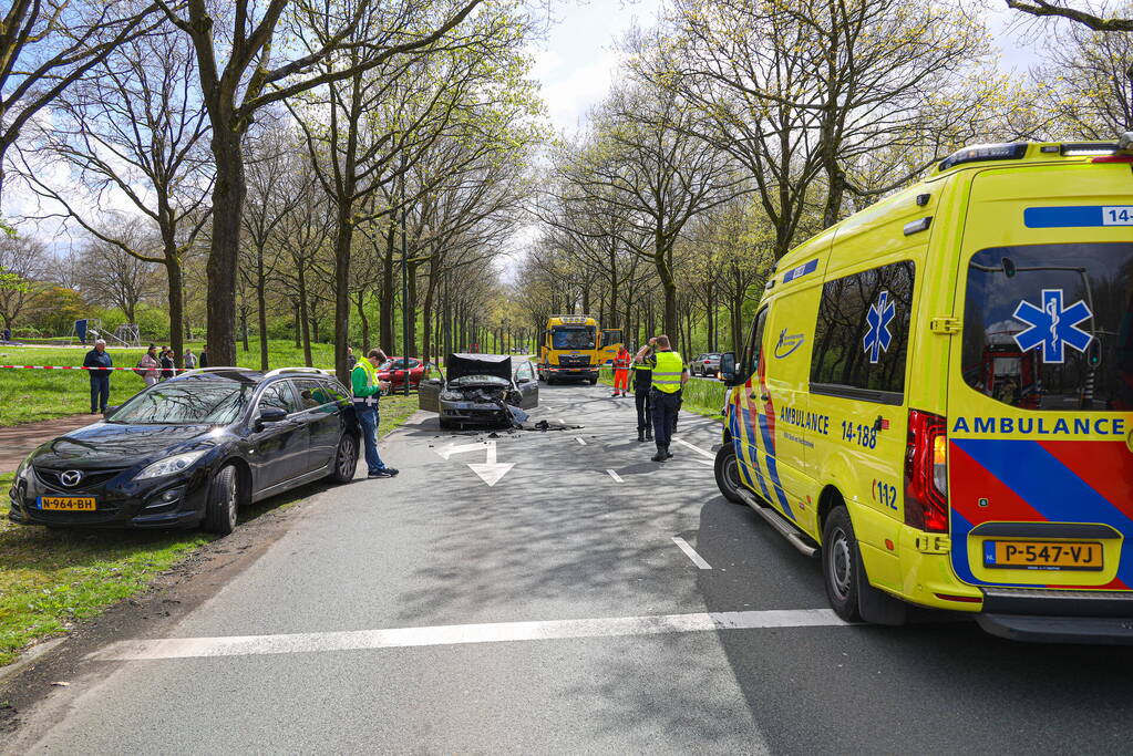 Drie personenwagens betrokken bij botsing
