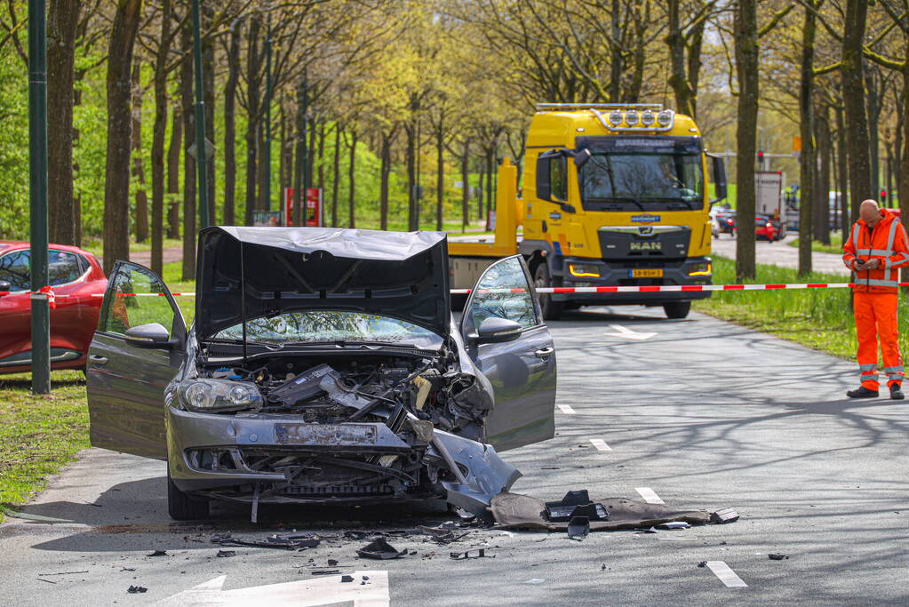 Drie personenwagens betrokken bij botsing