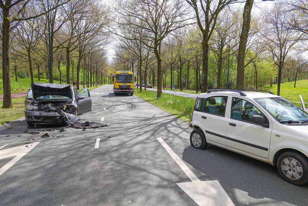 Drie personenwagens betrokken bij botsing