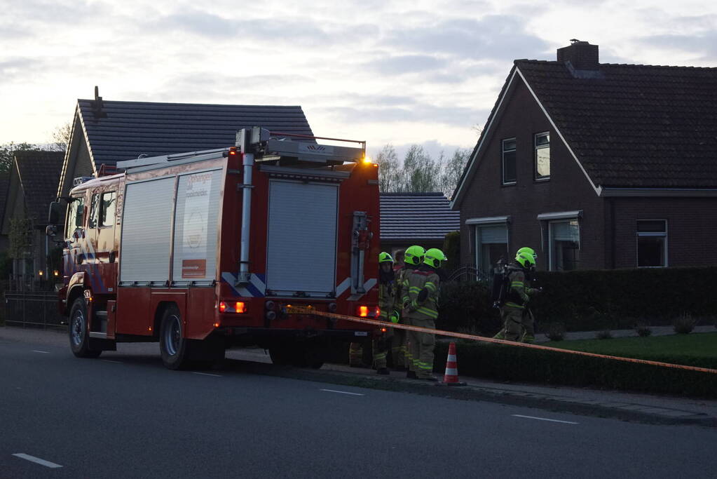 Brandweer verricht metingen bij gaslekkage