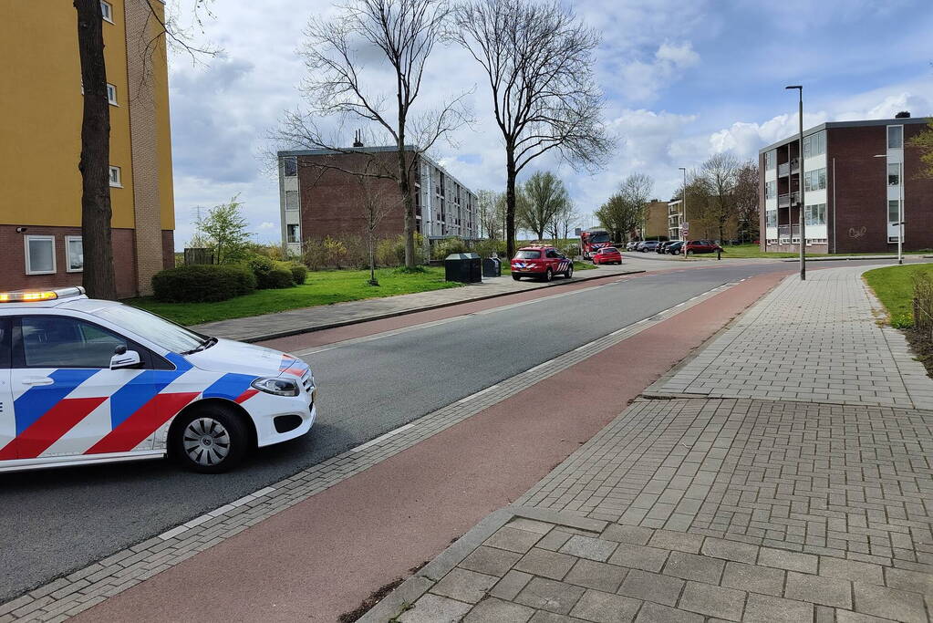 Brandweer ramt deur in van woning om gaslek