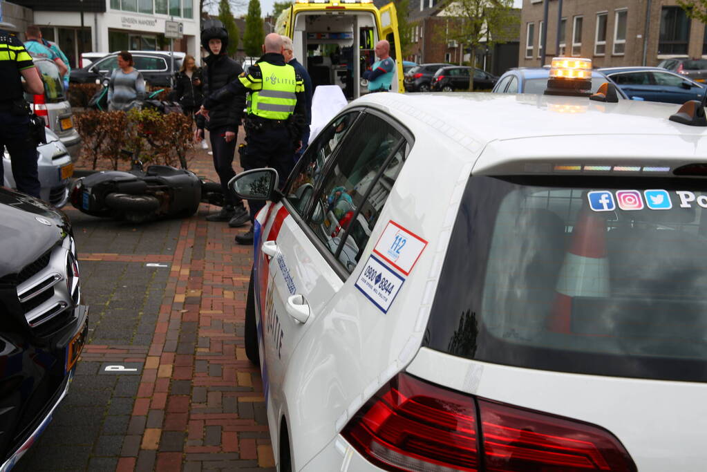 Scooterrijder gewond bij botsing met auto