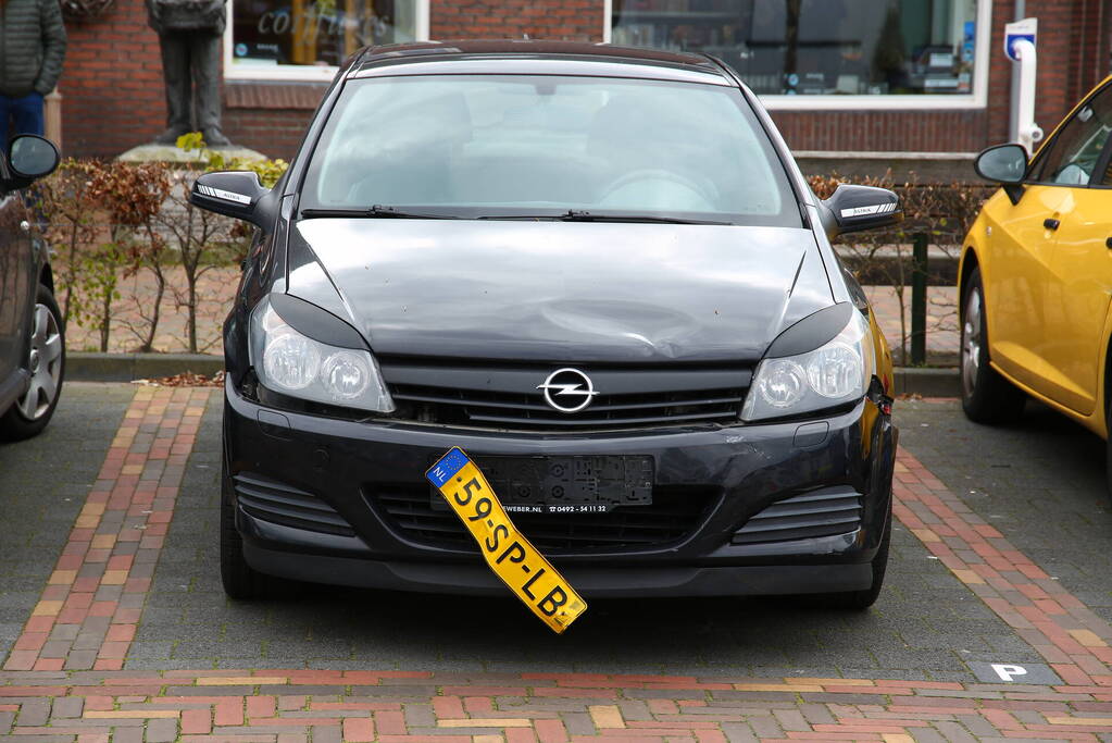 Scooterrijder gewond bij botsing met auto