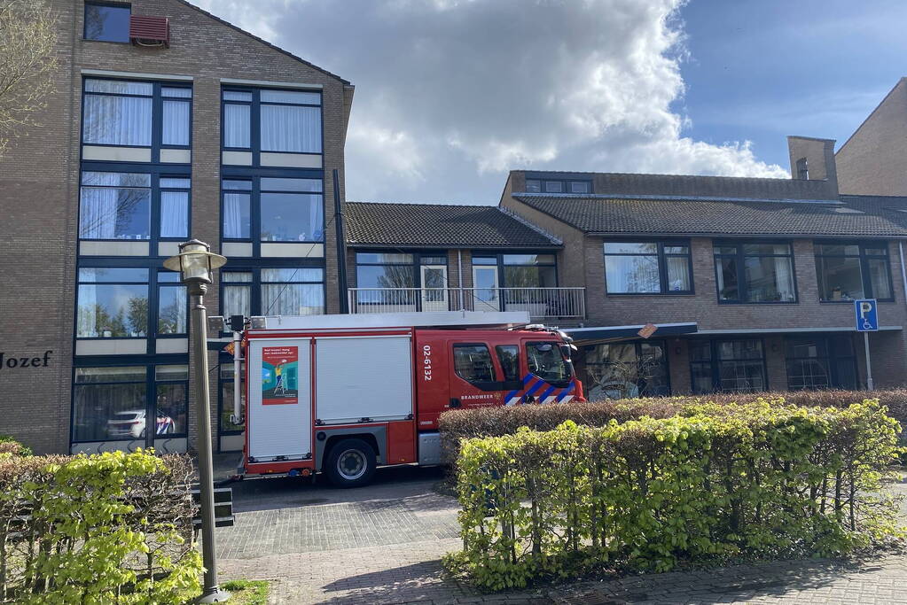 Brandweer doet onderzoek naar vreemde lucht