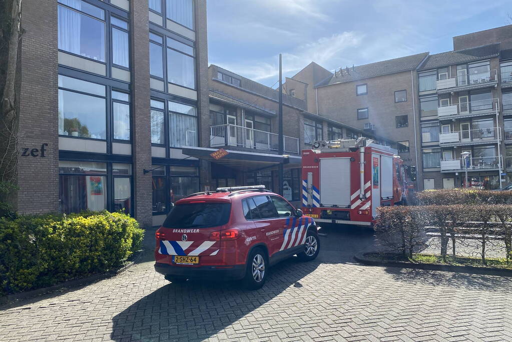 Brandweer doet onderzoek naar vreemde lucht