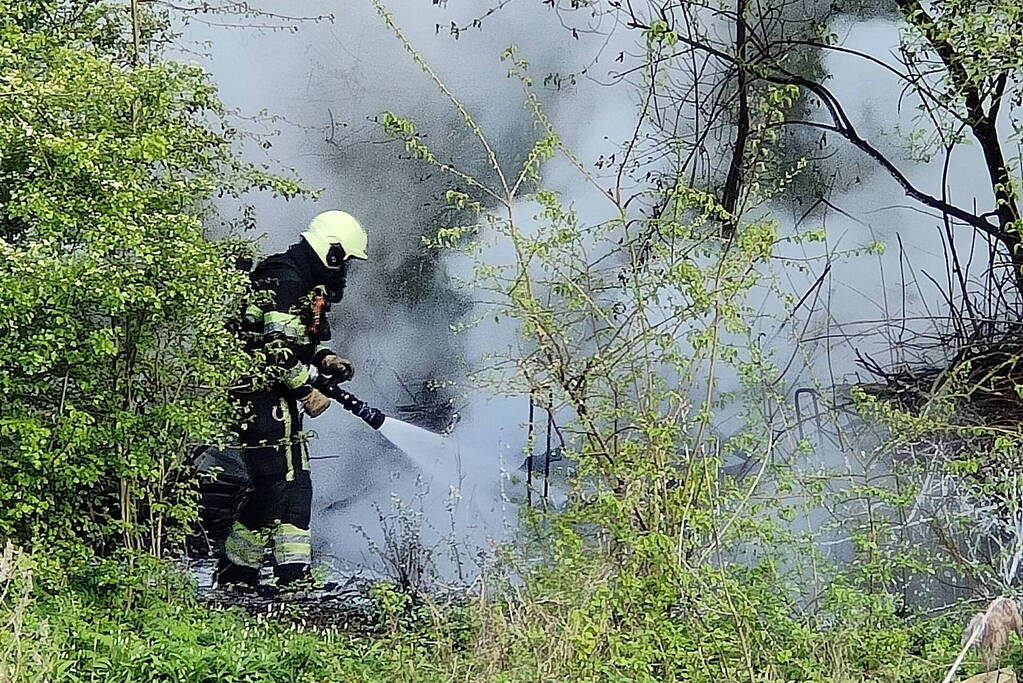 Brandweer ingezet voor hevige buitenbrand