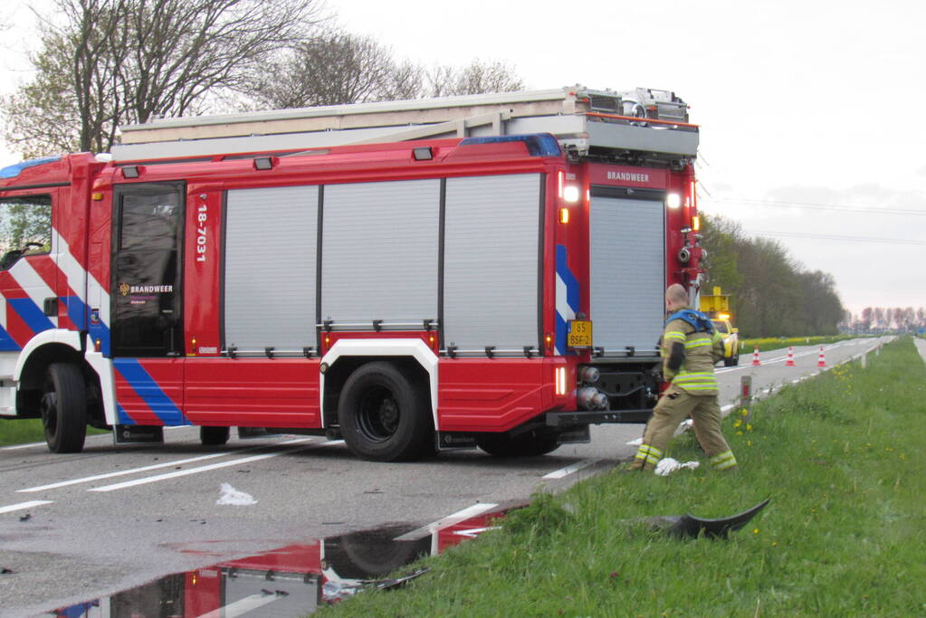 Auto uitgebrand na harde botsing