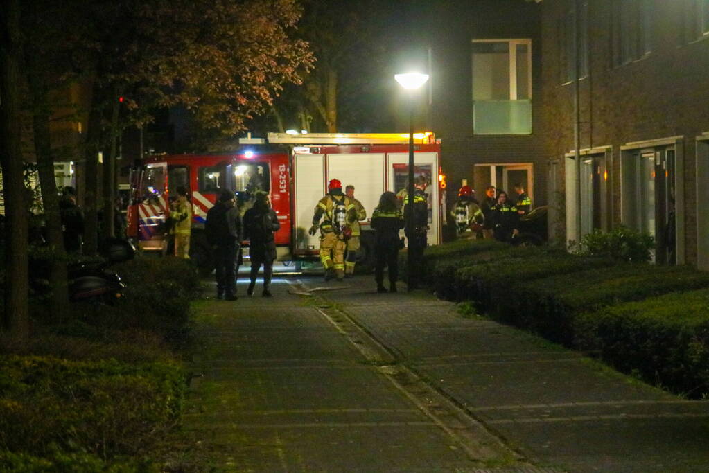 Explosief afgegaan bij voordeur woning