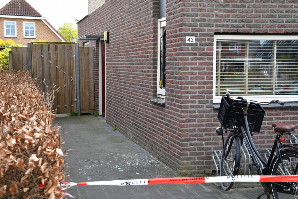 Gewapende overval op woning, politie zoekt daders