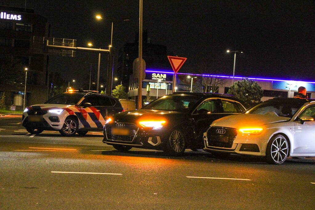 Aanhouding na aanrijding op kruising