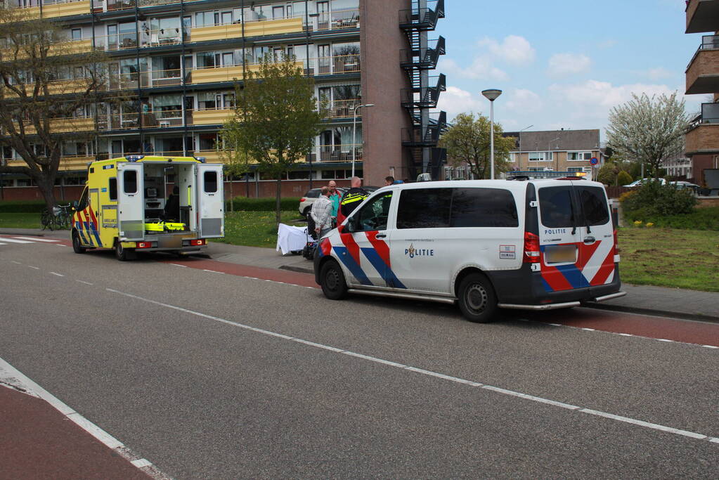 Persoon gewond na val met scootmobiel