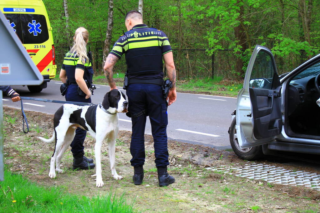 Flinke schade en twee gewonden na ongeval op kruising