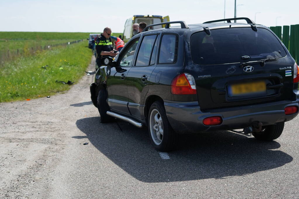 Motorrijder gewond bij aanrijding met auto