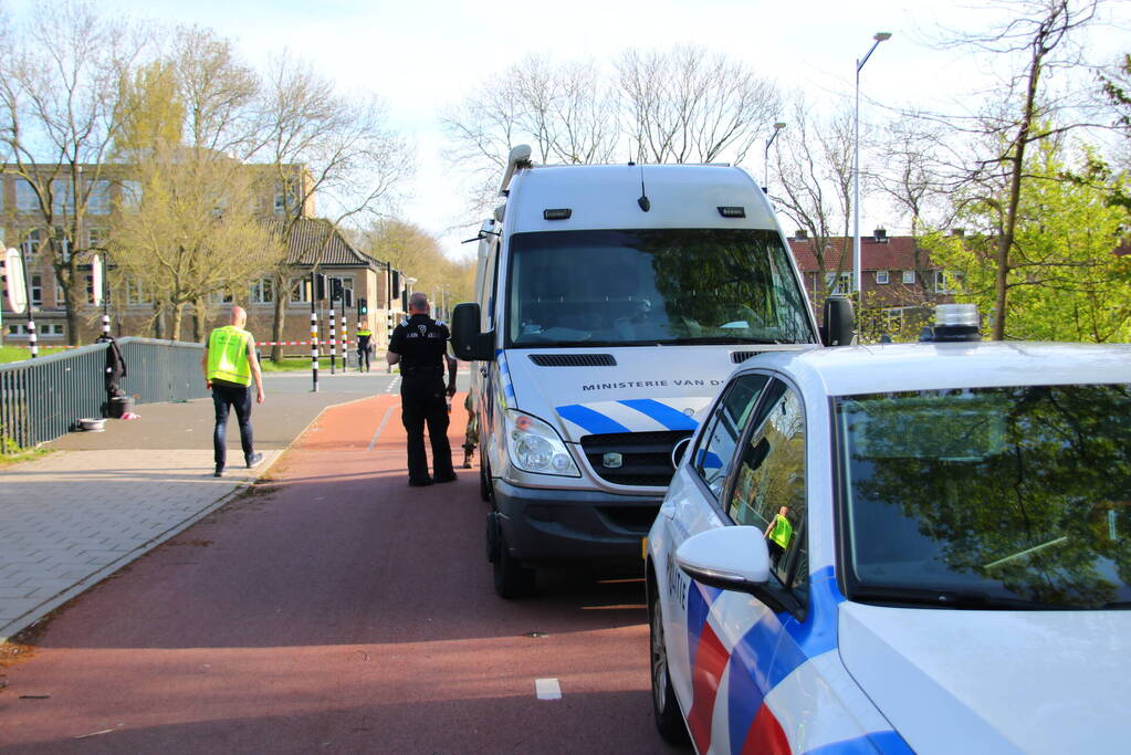 Magneetvissers vinden twee granaten in gracht