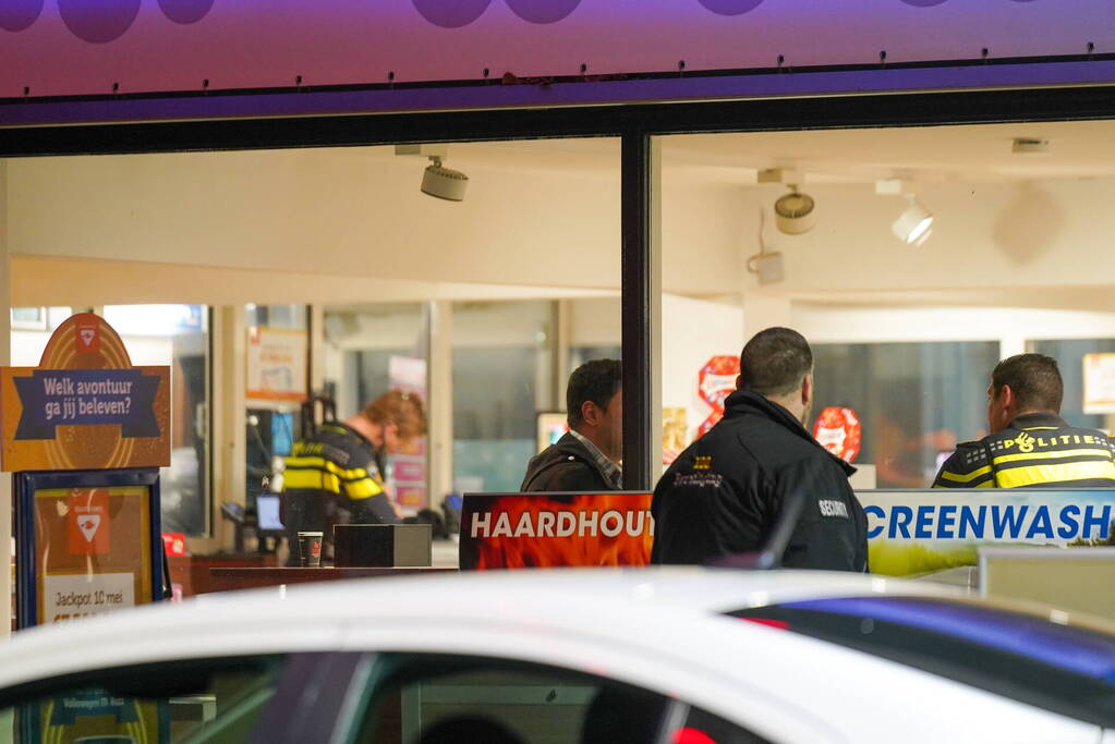 Overval op tankstation met nepvuurwapen