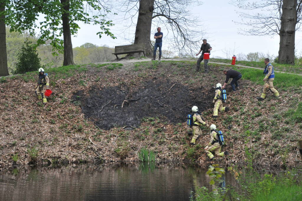 Brand in monumentaal parkbos De Braak