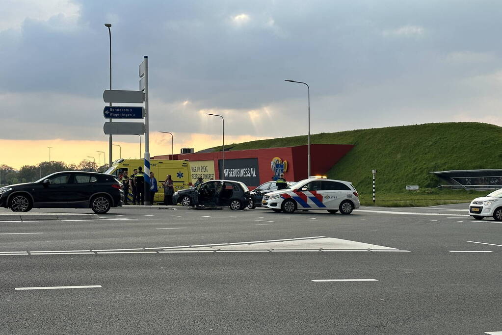 Botsing tussen twee voertuigen op kruising