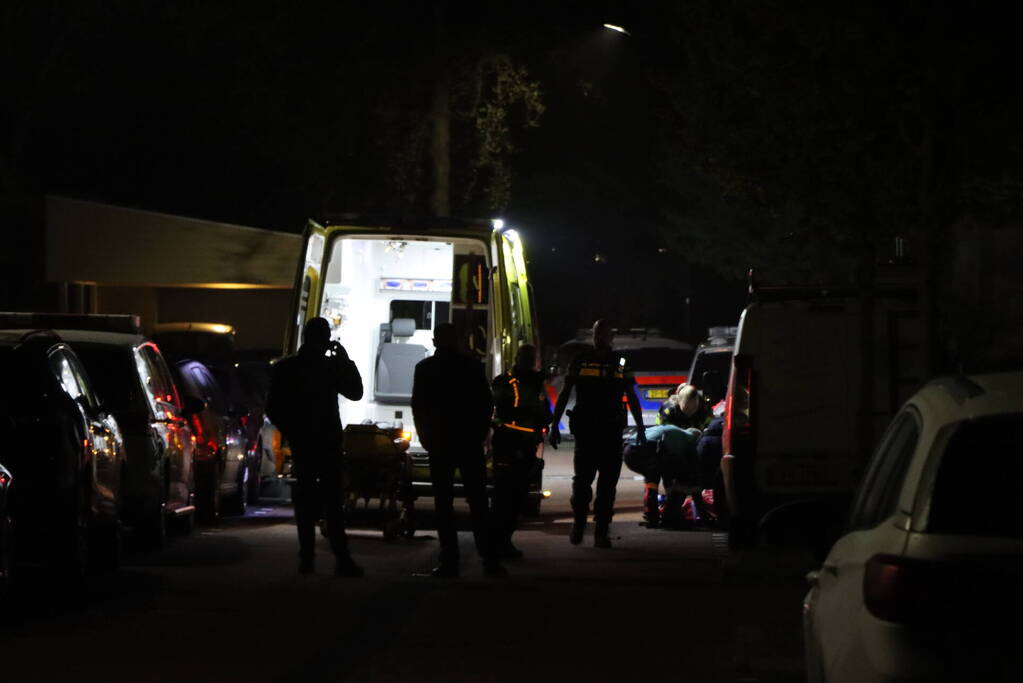 Persoon ernstig gewond na val van dak