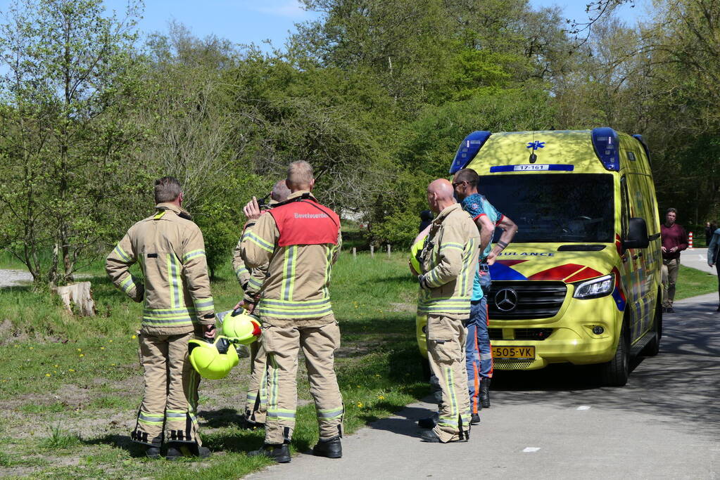 Onderzoek naar aantroffen kinderfiets langs waterkant Vakantiepark Molecaten Park Waterbos