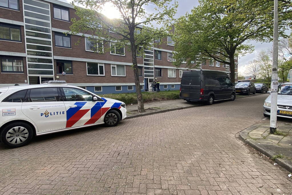 Politieonderzoek in flatwoning