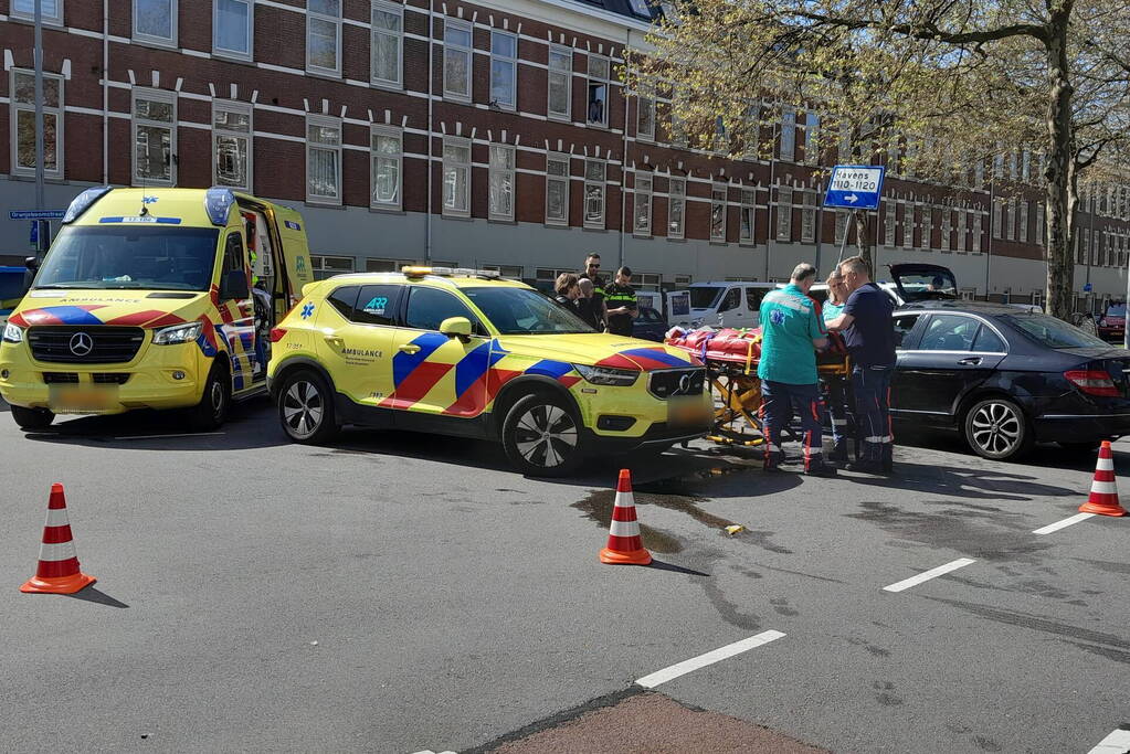 Een gewonde bij botsing op kruising