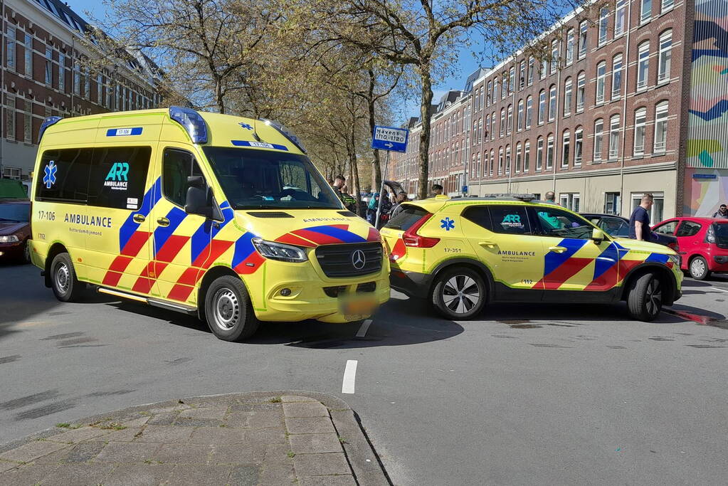 Een gewonde bij botsing op kruising