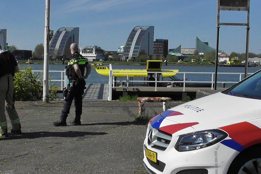 Zoektocht naar persoon te water