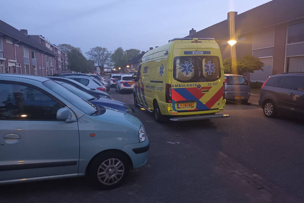 Persoon naar ziekenhuis na ruzie in woning