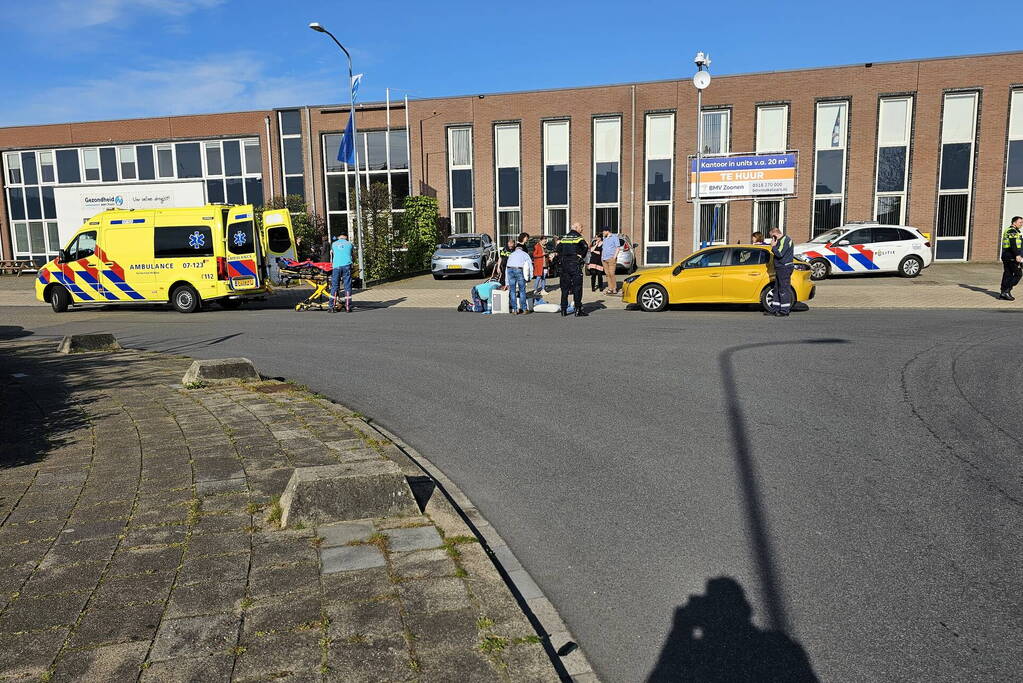 Fietser gewond bij botsing met auto