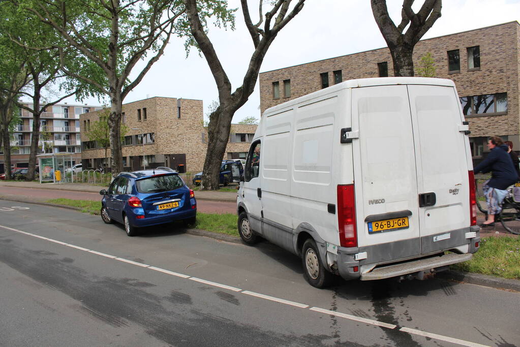 Twee voertuigen betrokken bij kop-staart botsing