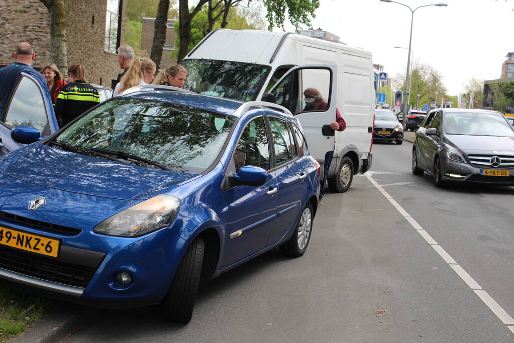 Twee voertuigen betrokken bij kop-staart botsing