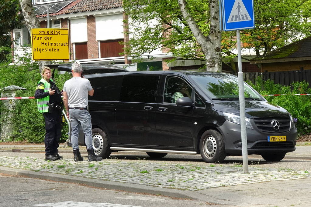 Straat afgezet na vondst mogelijk explosief