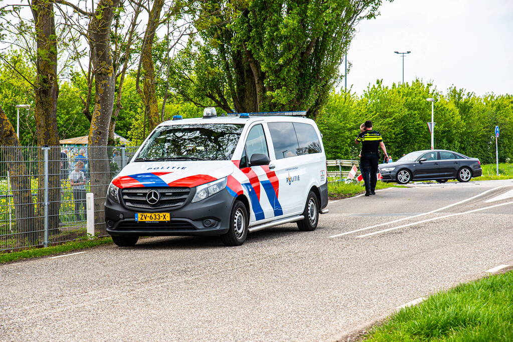Motorrijder zwaargewond bij aanrijding met auto