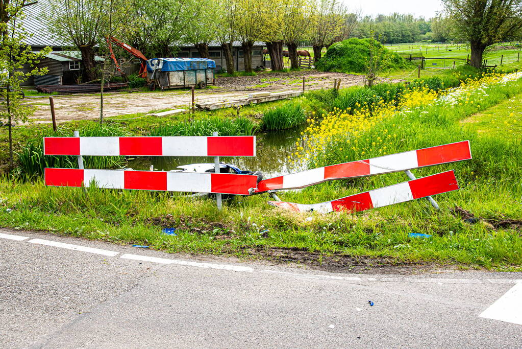 Motorrijder zwaargewond bij aanrijding met auto