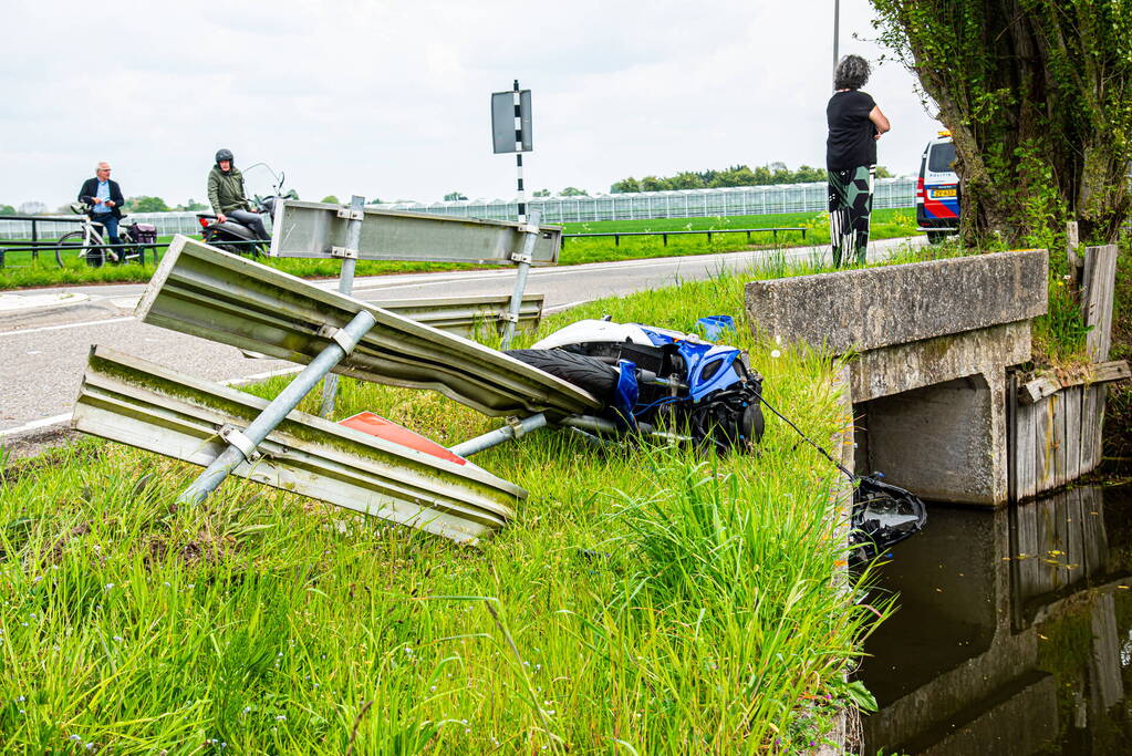 Motorrijder zwaargewond bij aanrijding met auto