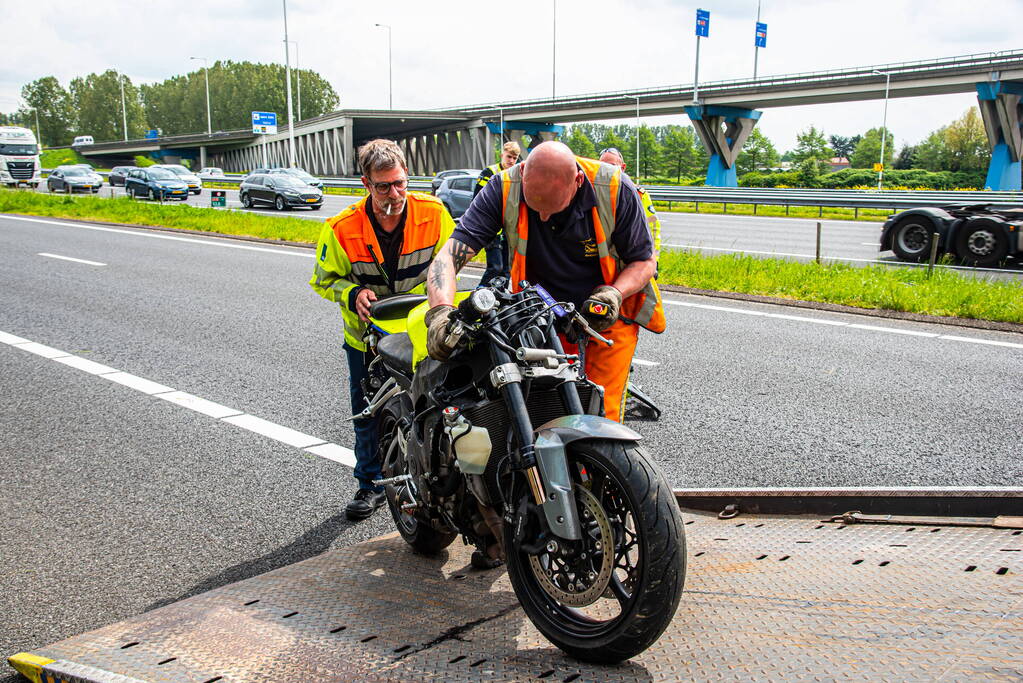 Motorrijder zwaargewond bij ongeval op snelweg
