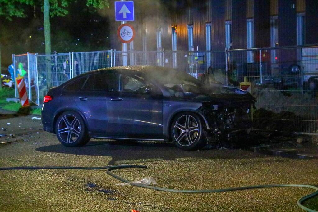 Voertuig te water na aanrijding